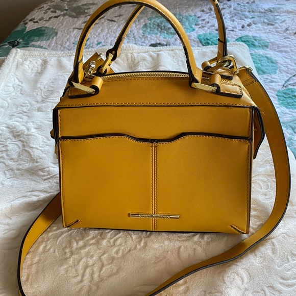 Steve Madden Handbags - Steve Madden crossbody